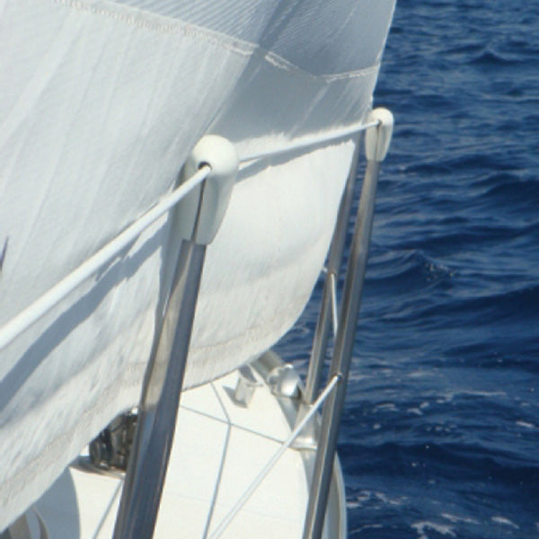 Set fra siden, SeaTec hvid scepter top beskytter i brug