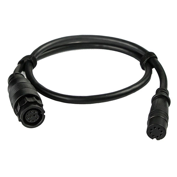 Adapter fra Navico til transducer, set fra siden med kabler synlige.