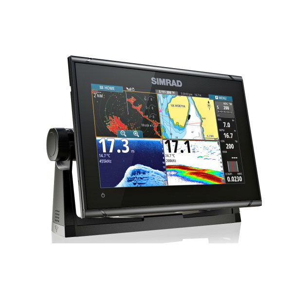 Simrad GO9 XSE 9" kombi instrument monteret på bådpanel