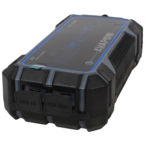 Avapow A9 jump starter på et maritimt værksted
