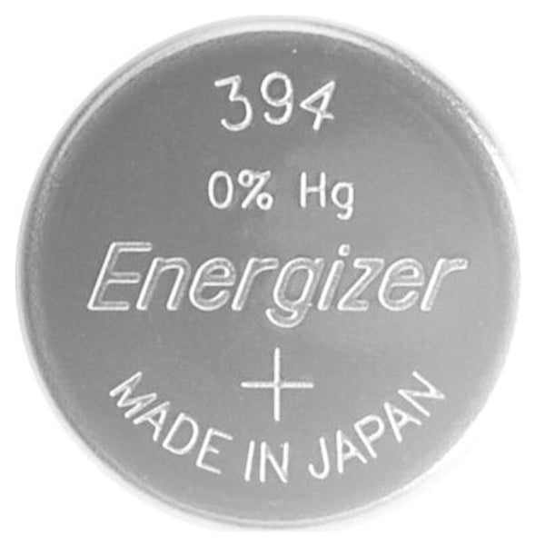Energizer 1.5V LR936 batteri lagt på en træoverflade