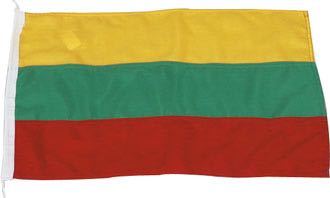 1852 gæsteflag i litaun måler 20x30 cm, hængt op på en båd