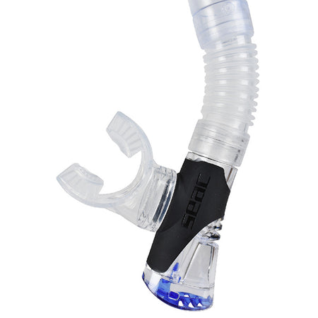 Seac Fast Tech snorkel brugt under dykning i klart vand