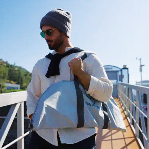 Epropulsion eLite motoren monteret bag på en spiritus-båd