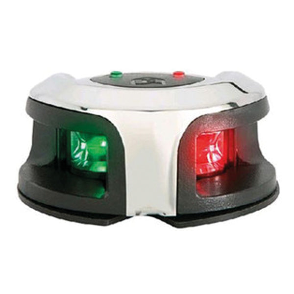 Attwood LED lanterne med rød/grøn lysopdeling monteret på båd
