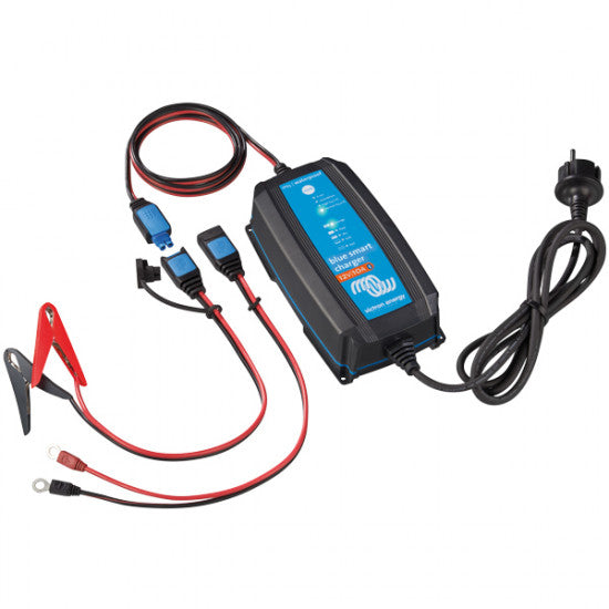 Victron Blue Smart lader 12V 15Amp set forfra med tilslutninger