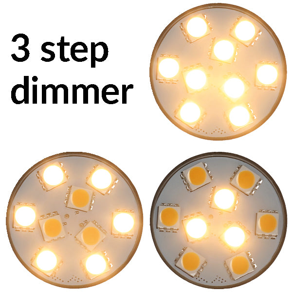 Nautecled G4 LED pære monteret i en bådlampe.