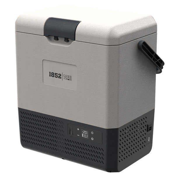 Køleboks P15 opsat i båd, køler skoledrikke og snacks