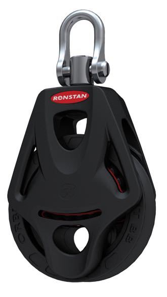 Ronstan Orbit enkeltblok med svirvel, monteret og klar til brug om bord.