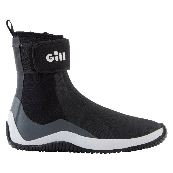 Gill 966 Aero neopren støvle set forfra i sort med mørke detaljer.