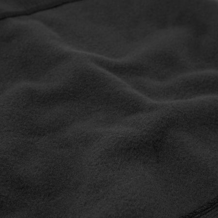 Gill HT57 thermal halsedisse i sort på model i brug