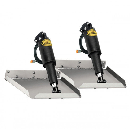 Lenco Trimplaner sæt set fra siden, klar til installation på båd.