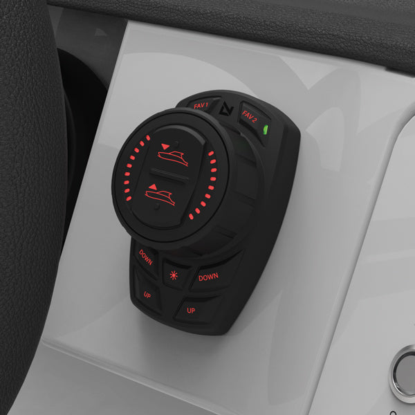 Siden af Lenco Pro Control Assist Keypad monteret på båd