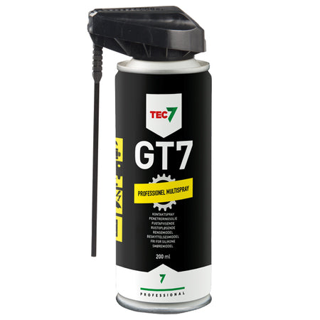Tec7 GT 7 universalspray anvendt til bådpleje med spraymønster
