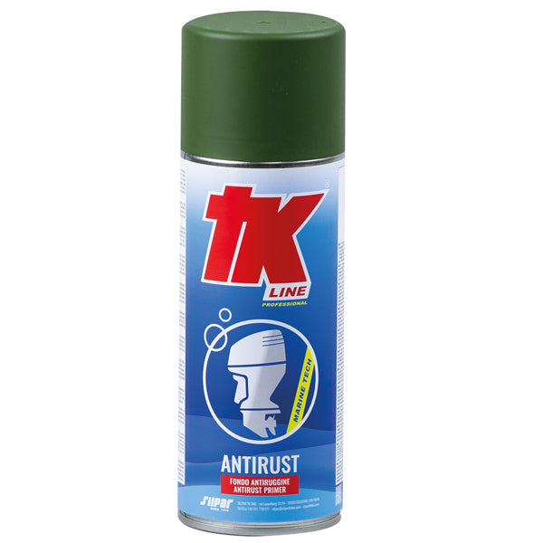 TK Line spraymaling primer green i brug på en bådoverflade.