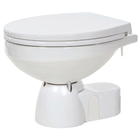 Jabsco Quiet Flush E2 toilet i brug på båd med vandstråle.