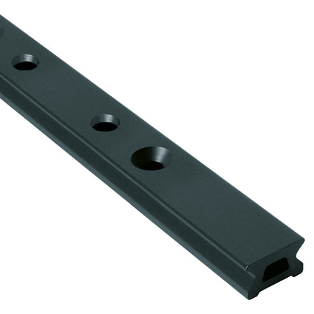 Ronstan skødeskinne 22mm med tilbehør vist foran.