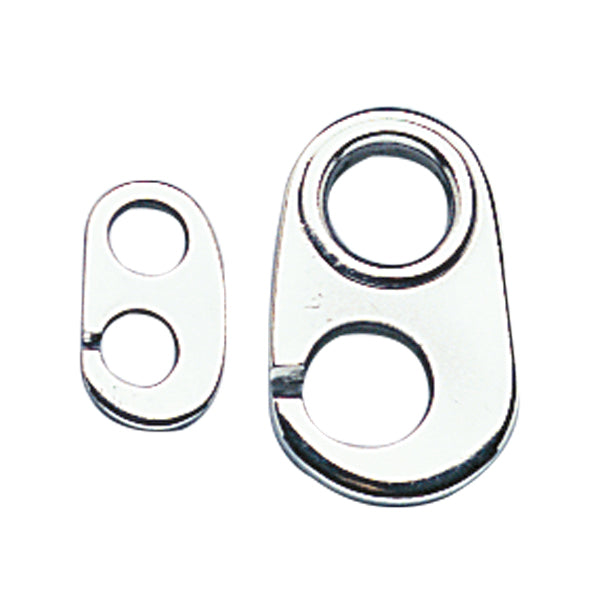Ronstan Patent krog RF 7x24mm monteret på en sjækel til marinetilbehør.