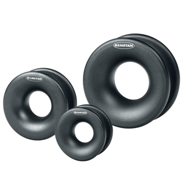 Ronstan low friction ring foran båd, tilpasset til at reducere friktion på tovet.
