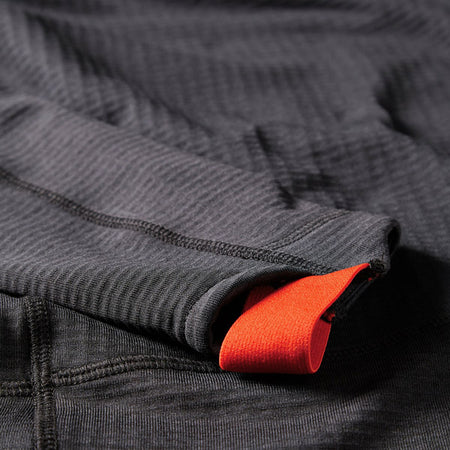 Gill 1081 fleece i let bølger på vandet, model i brug.